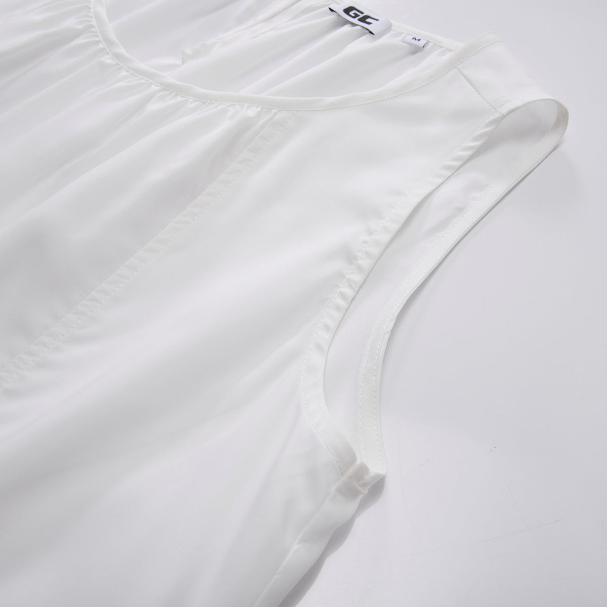 MY_12466329001_RW01_1_2_6_1500_1500.jpg;color:Signature White