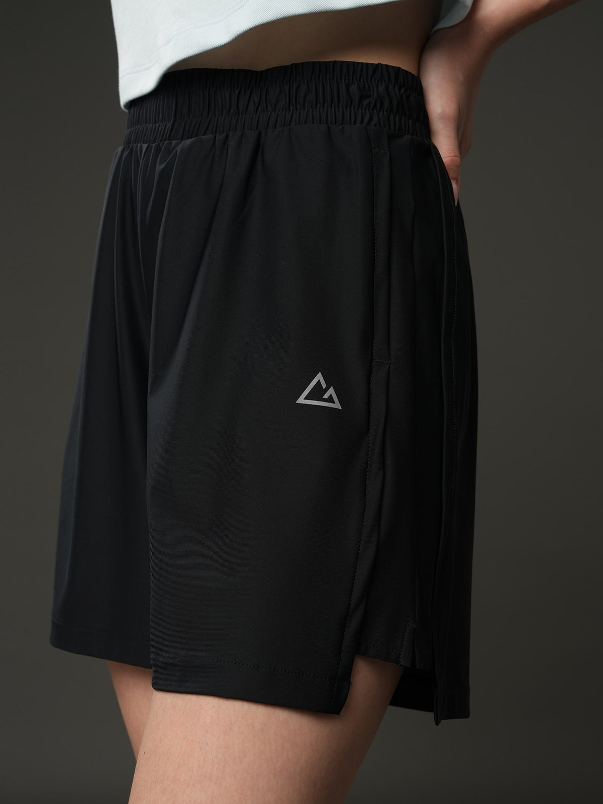 MY_05406239001_RW09_3_0_5_1290_1720.jpg;color:Signature Black