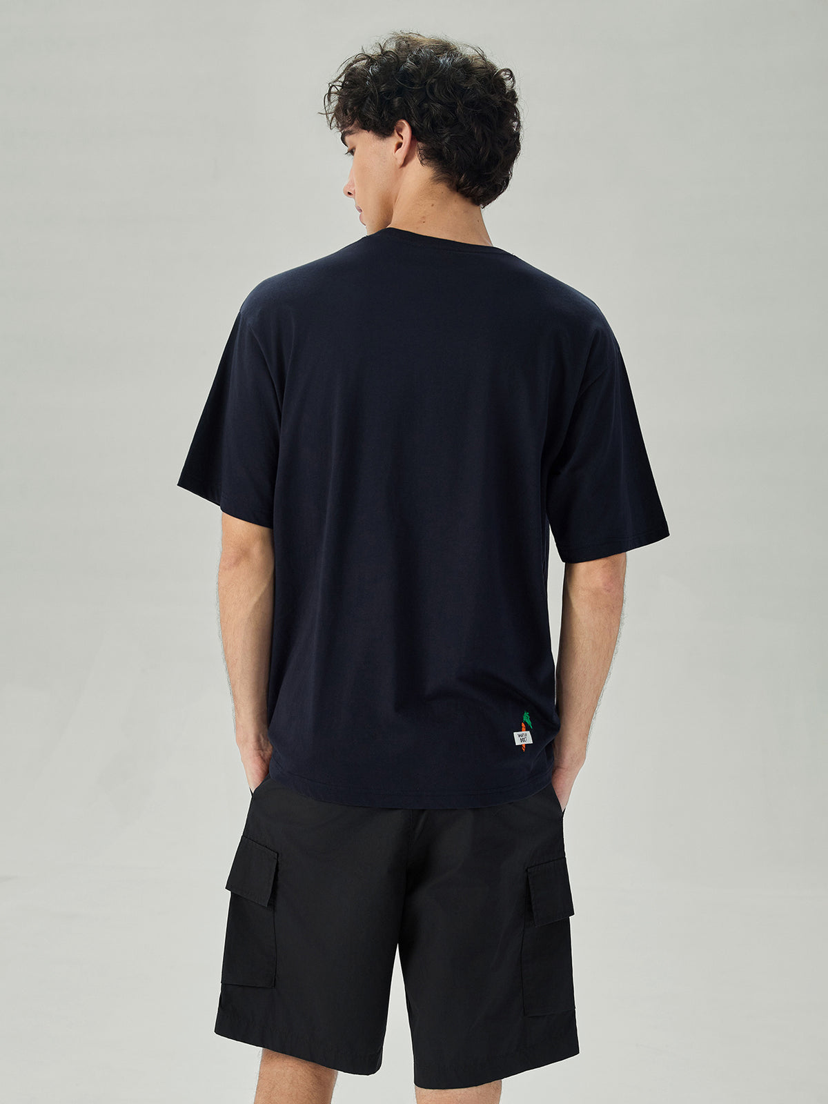 MY_01096442001_RW26_3_1_5_1290_1720.jpg;color:Signature Navy