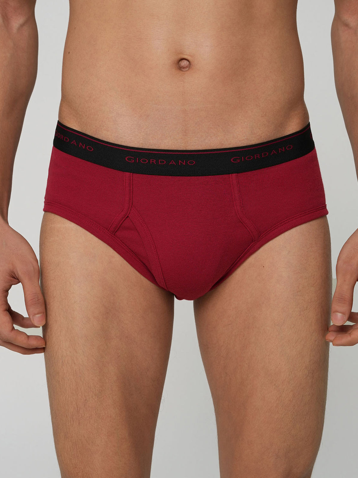 MY_01176114001_RW73_3_1_5_1290_1720.jpg;color:Signature Red x MHG x Signature Black