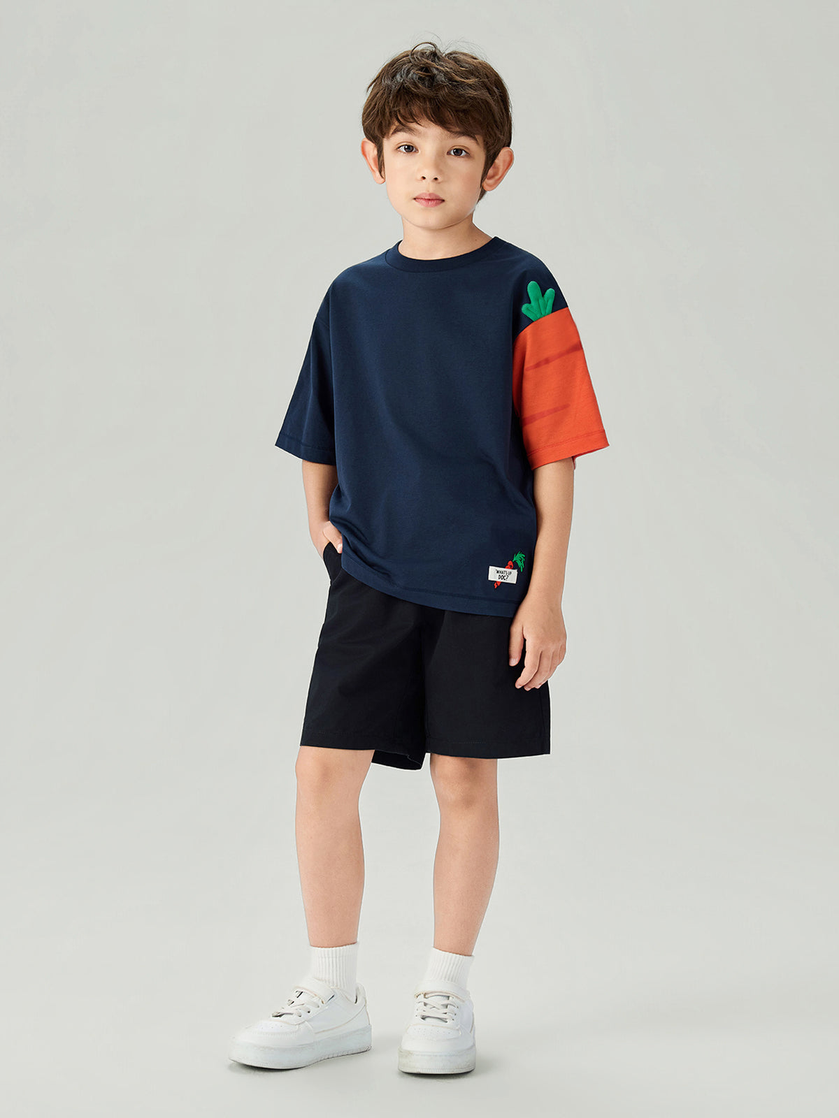 MY_03086365001_RW80_3_1_1_1290_1720.jpg;color:Signature Navy x Orange