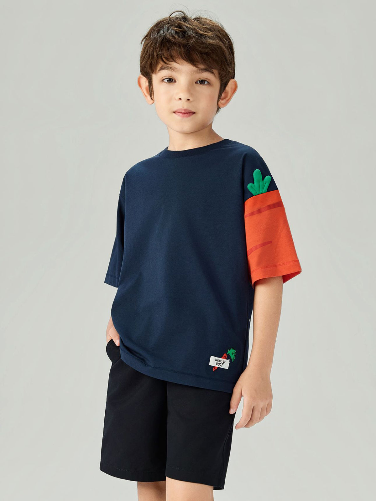 MY_03086365001_RW80_3_1_2_1290_1720.jpg;color:Signature Navy x Orange