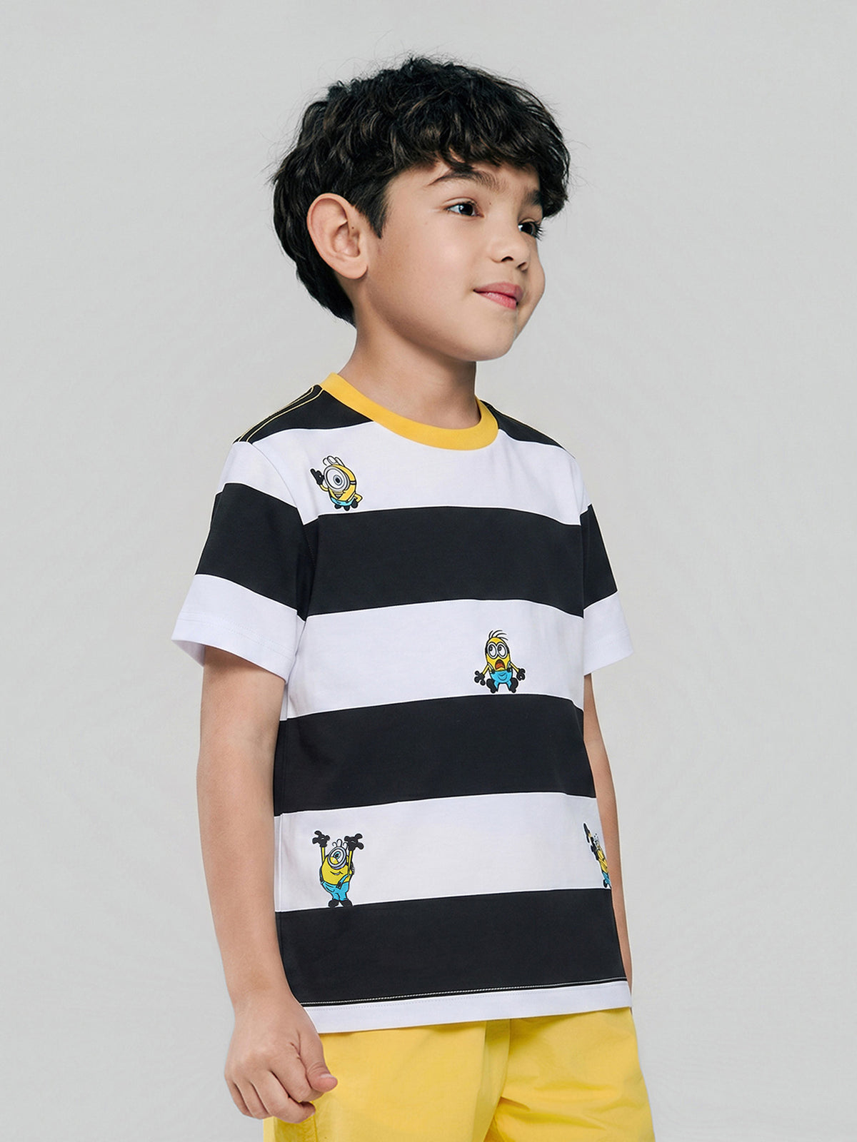 MY_03086315001_RW80_3_1_2_1290_1720.jpg;color:Signature White x Signature Black
