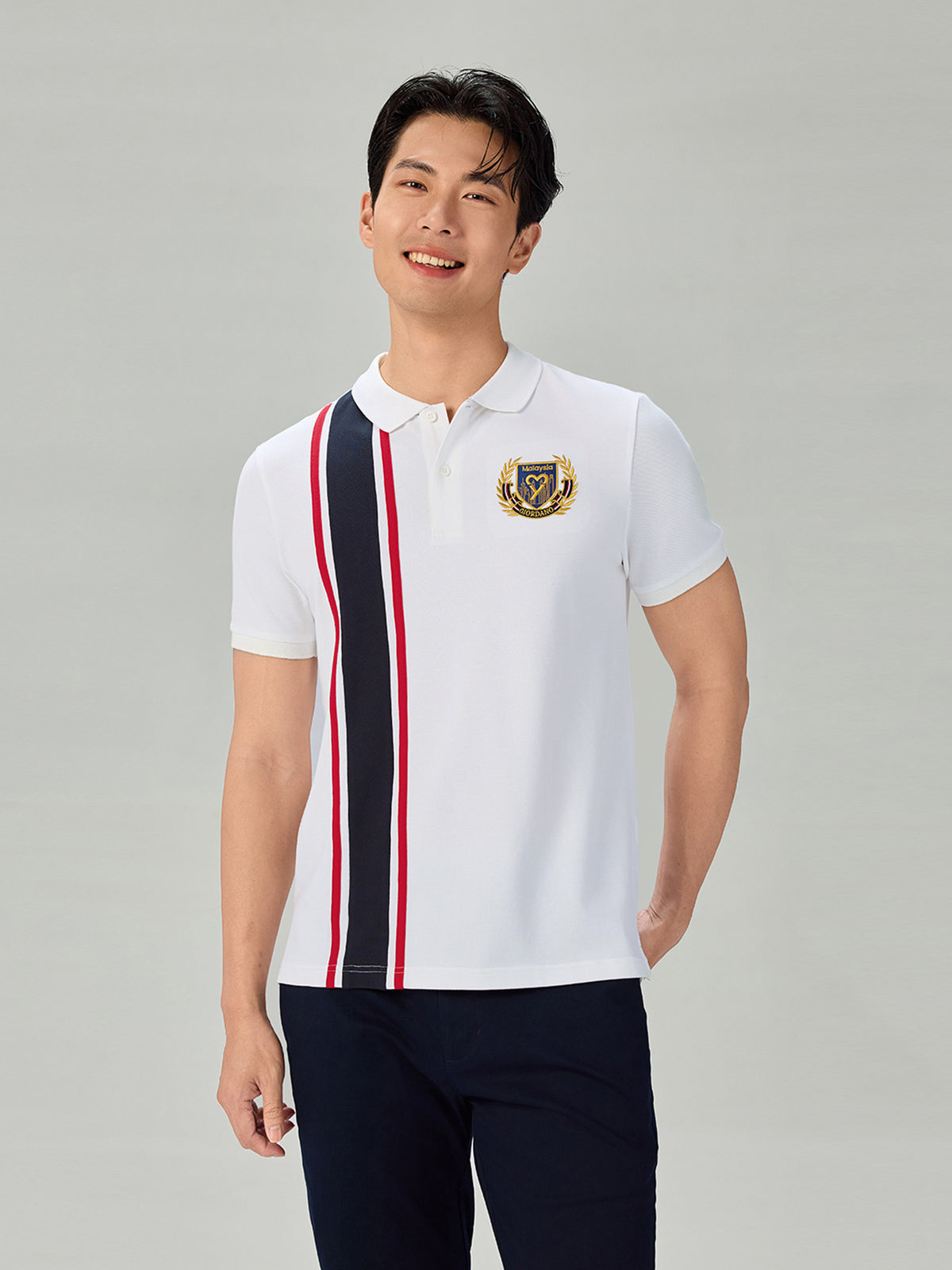 MY_01016166001_RW80_3_1_3_1290_1720.jpg;color:White x Navy x Red