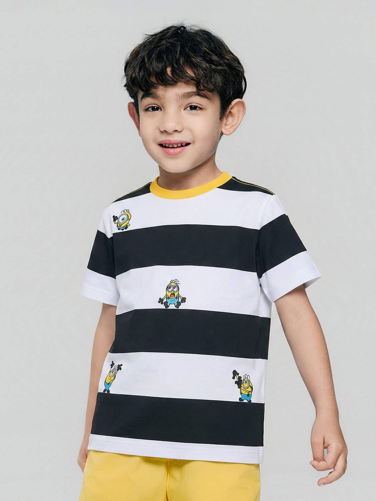 MY_03086315001_RW80_3_1_3_1290_1720.jpg;color:Signature White x Signature Black