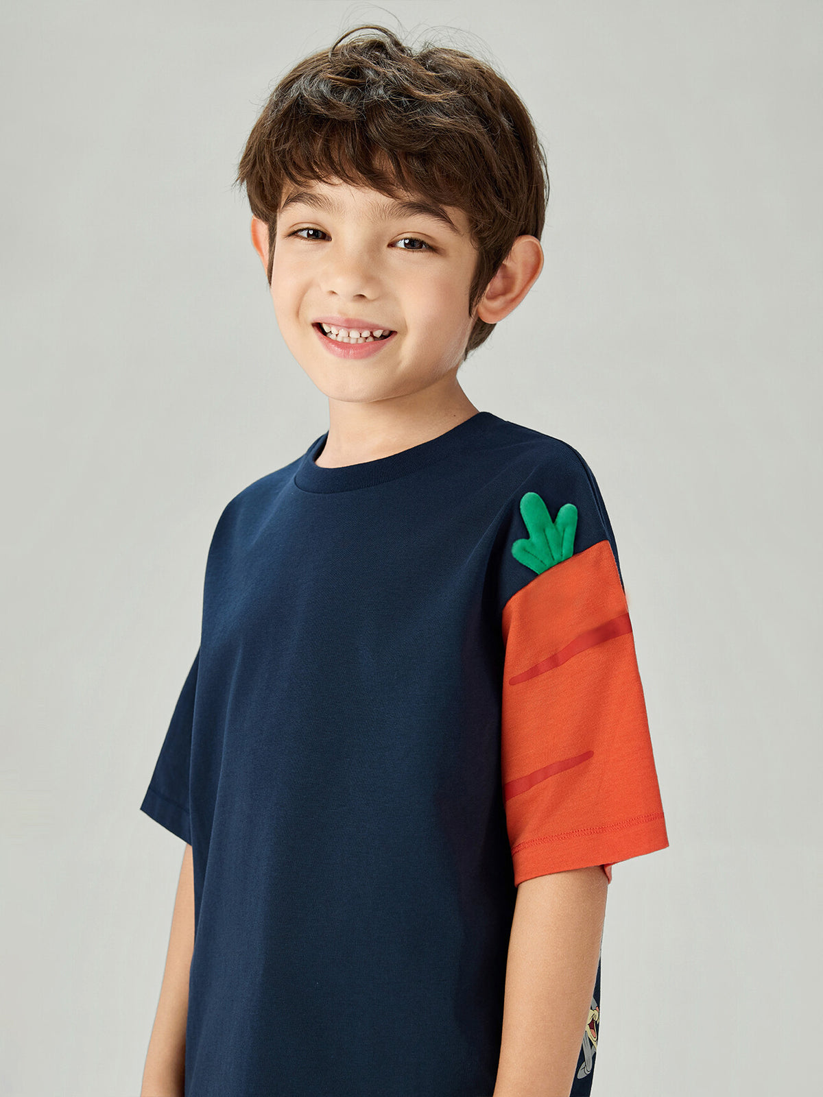 MY_03086365001_RW80_3_1_4_1290_1720.jpg;color:Signature Navy x Orange