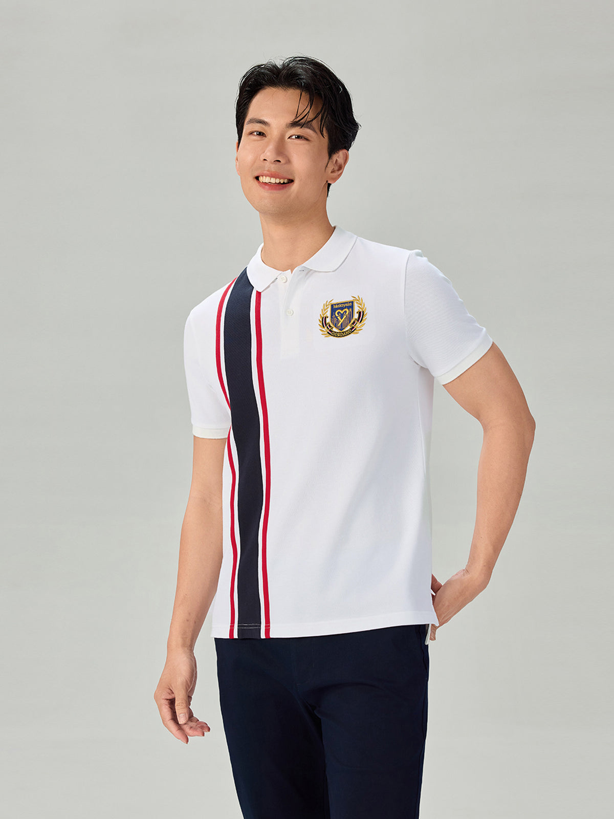 MY_01016166001_RW80_3_1_5_1290_1720.jpg;color:White x Navy x Red